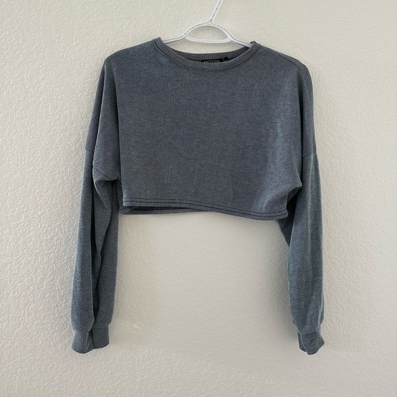 Nasty Gal Tops - nasty gal cropped sweater size 6
